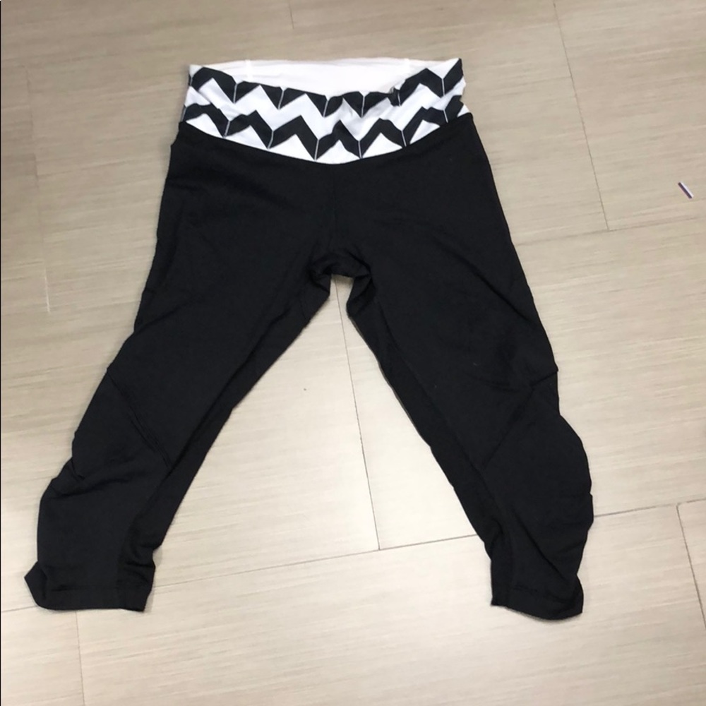 Lululemon running crop size 6
